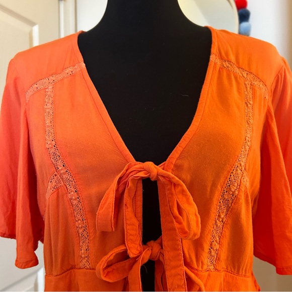 ASOS Design Tie Front Ruffle Boho Hippie Crop Top - Picture 3 of 3